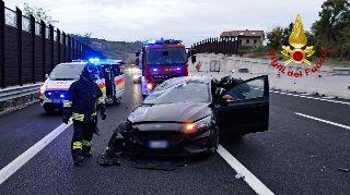 Altro incidente in A14: passeggero intrappolato nell’auto